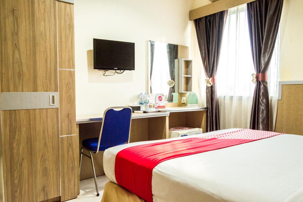 Collection O 625 Hotel Golden Gate Batam Eksteriør bilde