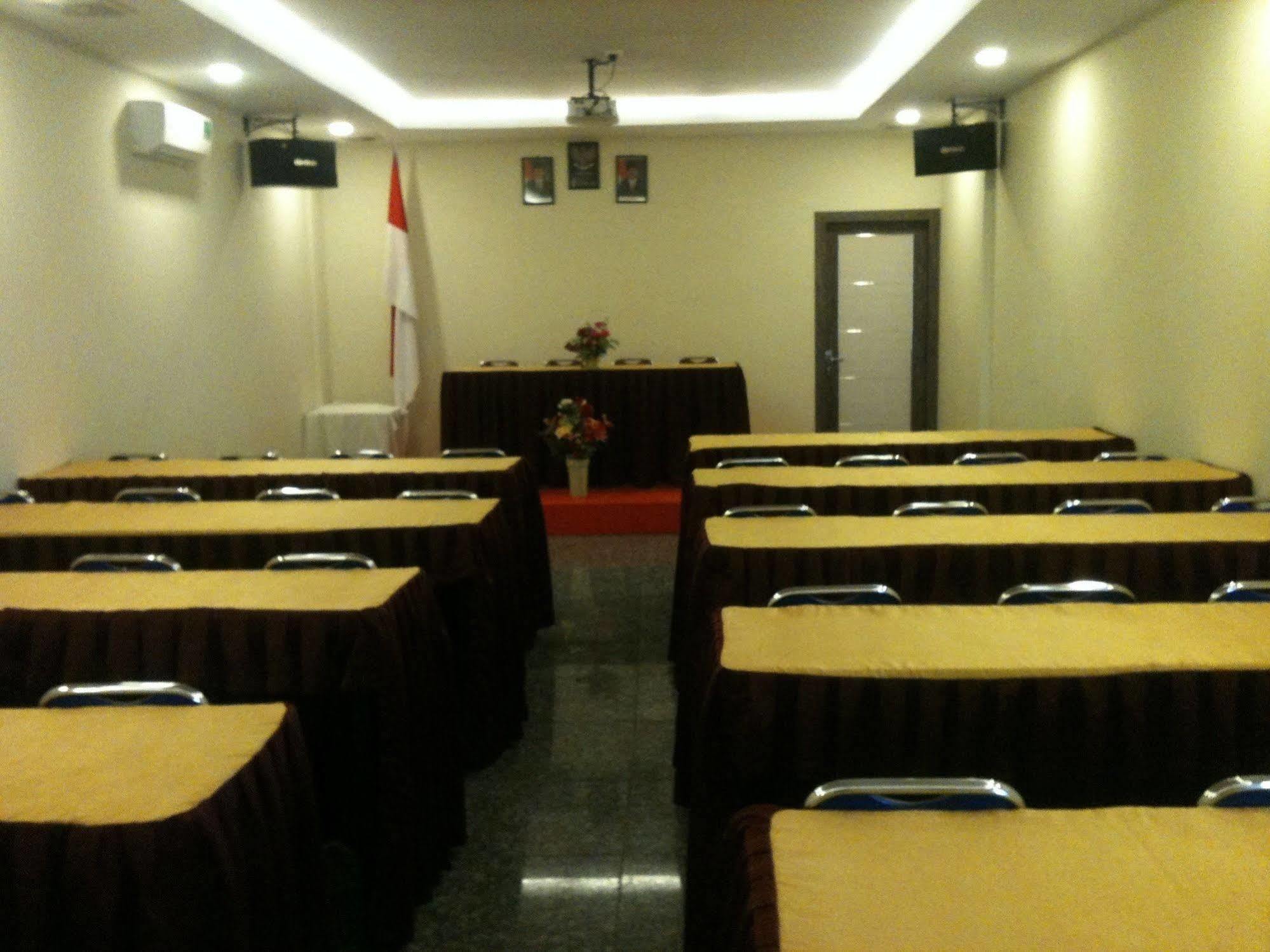Collection O 625 Hotel Golden Gate Batam Eksteriør bilde
